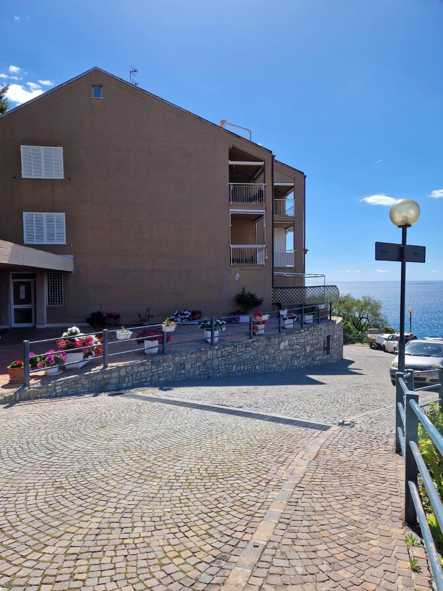 Appartamento La Finestra Sul Golfo Ospedaletti Esterno foto